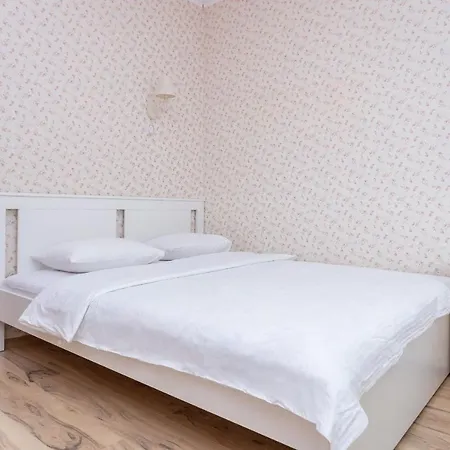 Minsklux Apartments 2 Bedrooms - 100Sqm On Mayakovskogo Str.15